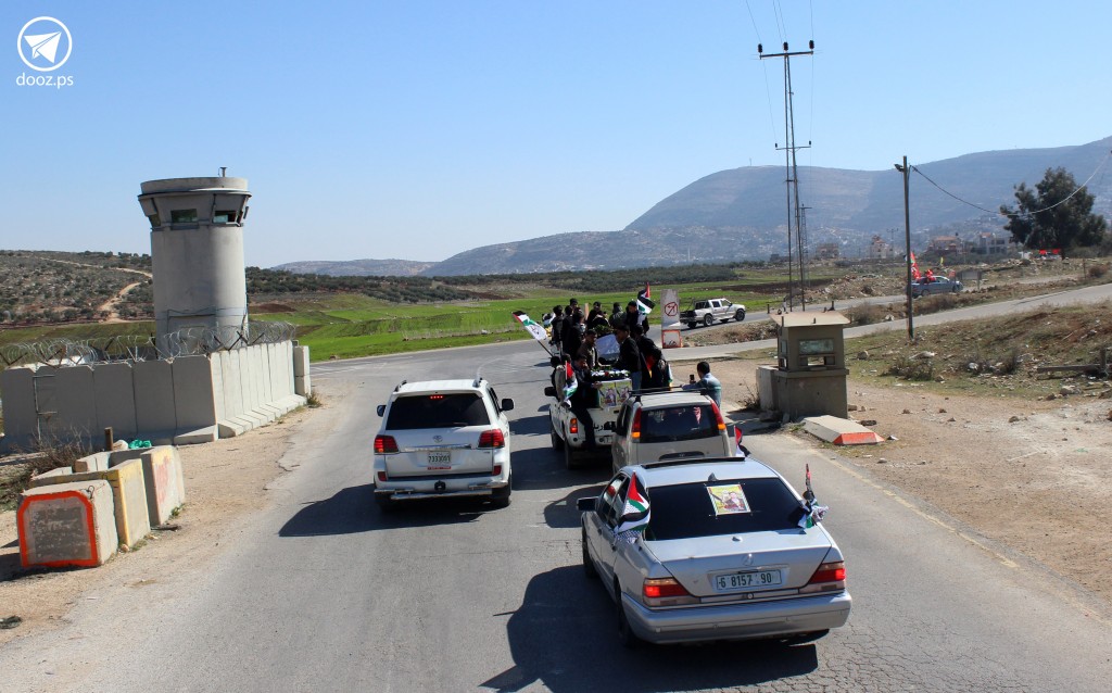 وصول الجنازة لحاجز بيت فوريك شرقي نابلس