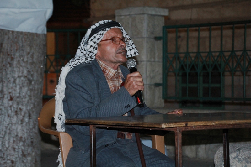 الحاج مفيد يسرد حكايته مع النكبة