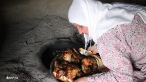 تستخدم الطابون أيضاً لشوي الدجاج والصواني بمختلف أنواعها، بالإضافة للطعم توفر تكاليف الغاز.