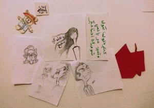 تقول حنين، إنها حين أنهت دراسة العمارة، اتخذت قرارا بعدم التوقف عن الرسم، لأنها ترى أن ما ترسمه يعبر عن حياتها وذاتها، لذلك لا ترى مكانا مناسبا لبعض رسوماتها أكثر من الجدران البيضاء لخصوصيته.