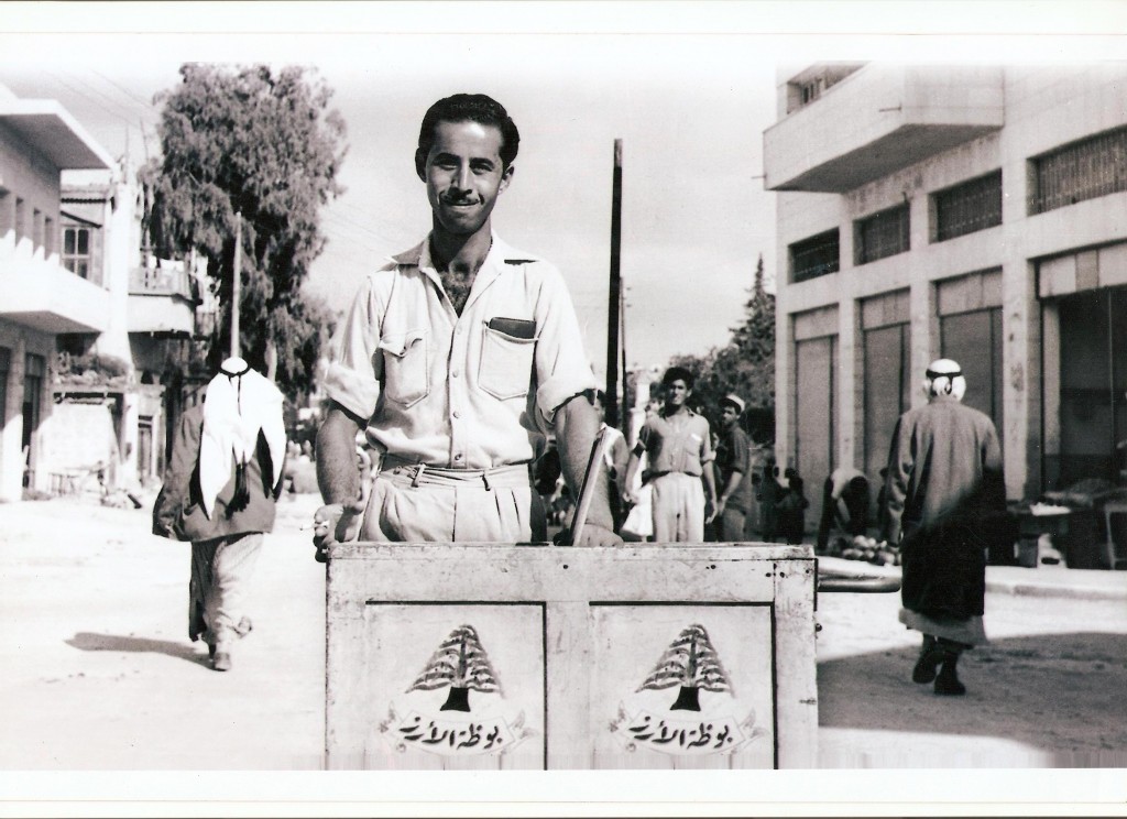 قديماً كانت تباع البوظة عن طريق عربات النقل أو على حقيبة تحمل على ظهر صاحبها. وكان صنع البوظة والتغليف يدوياً.