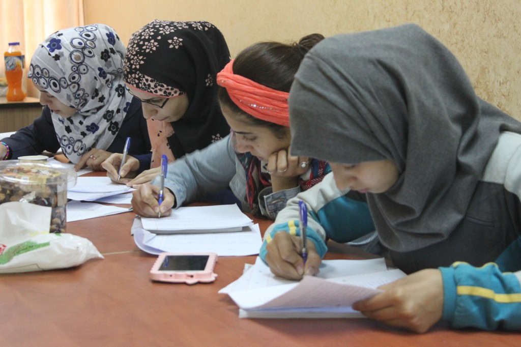 يعقد مركز أحرار لدراسات الأسرى دورات حقوقية حول الأسرى، والتي تستهدف الصحافيين في فلسطين