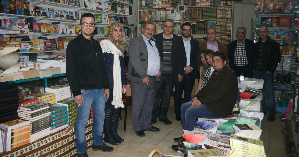 ترى المكتبة الشعبية في نابلس من تنبي الكتاب الشباب دعماً لثقافة القراءة وتشجيعاً للكتابة الأدبية
