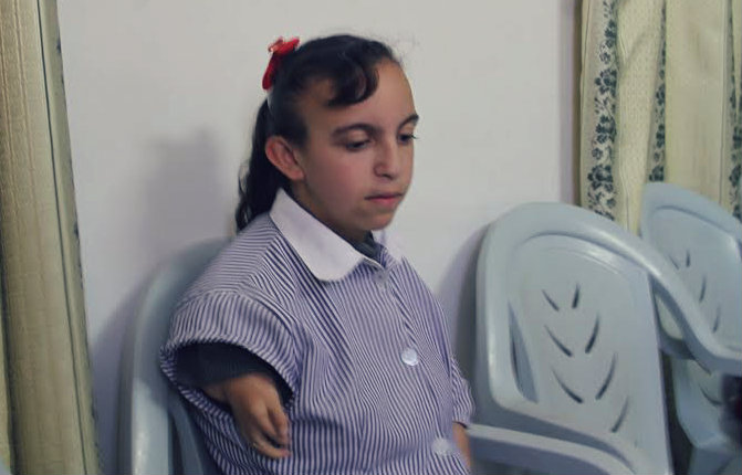 أجريت لتقوى أربع عمليات قسطرة وقلب مفتوح، وكان في رجلها جهاز للمشي