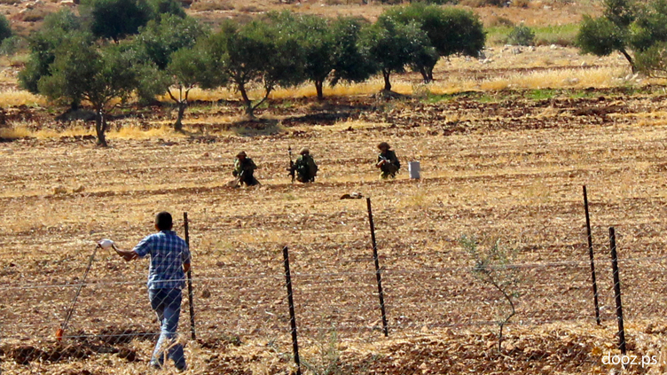 المكان الذي أصيب فيه عماد بعد أن أطلف الجنود علبة مطاط باتجاه الشبان