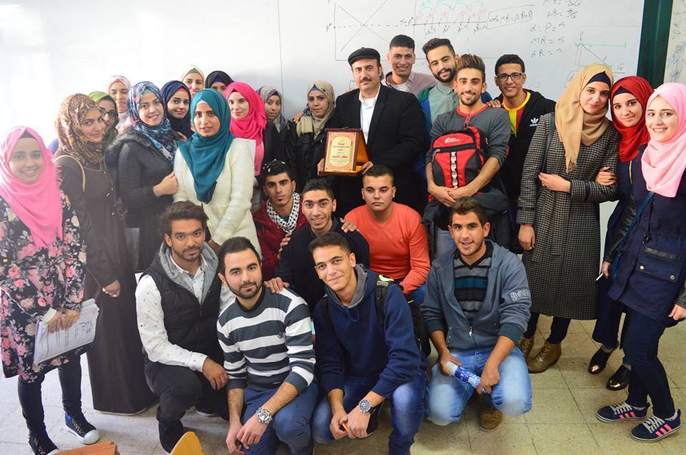 ترحب المجموعة بمتطوعين من كافة التخصصات والكليات في جامعة النجاح