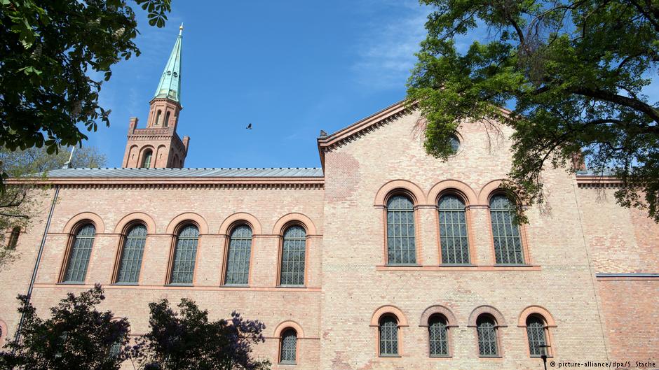 mosque-church.jpg (122 KB)