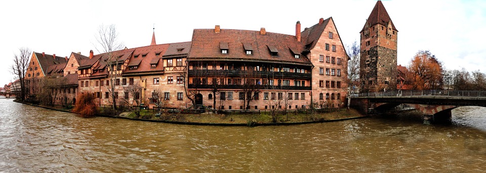 nuremberg-542520_960_720.jpg (132 KB)