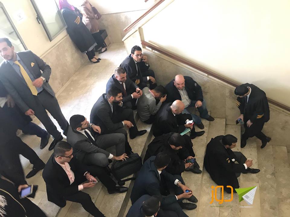 lawyer4309.jpg (74 KB)