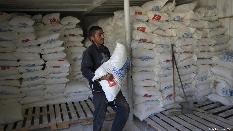 UNRWA-help.jpg (68 KB)