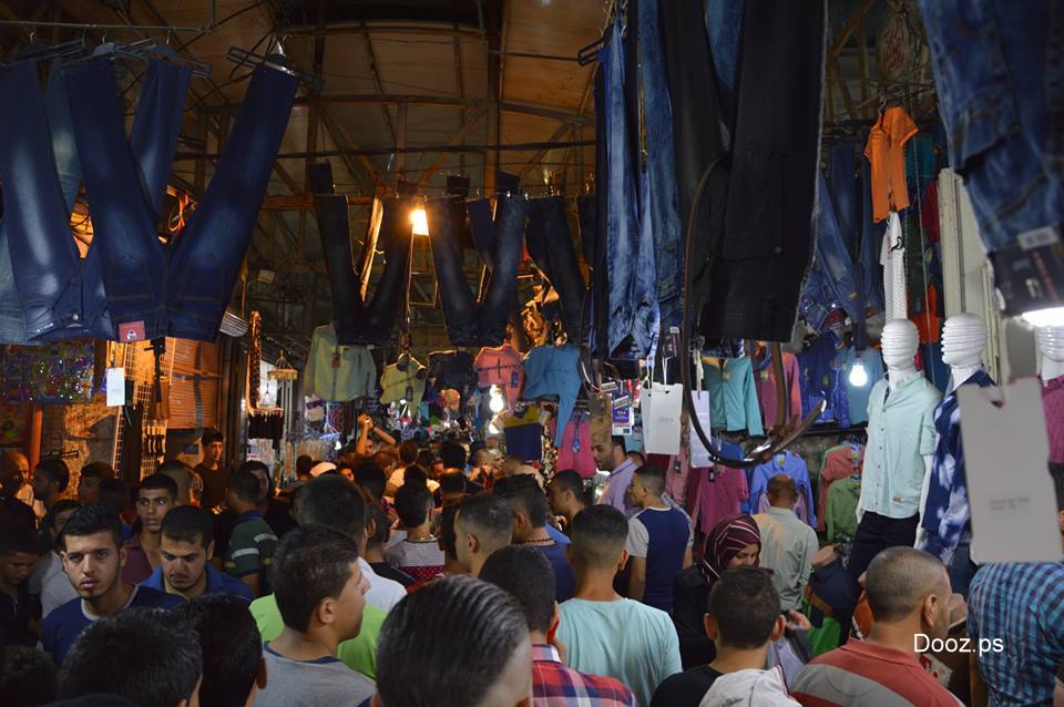 صور.. أسواق نابلس ليلة وقفة عرفة