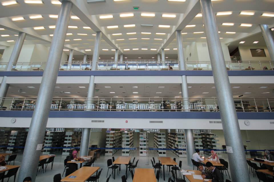 مكتبات جامعة النجاح تشترك بمجلة Nature 