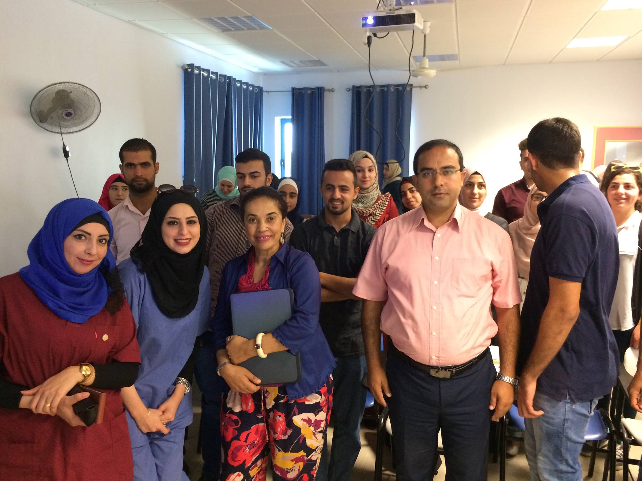 بالصور.. جمعية سند تلقي محاضرة لطلبة النجاح