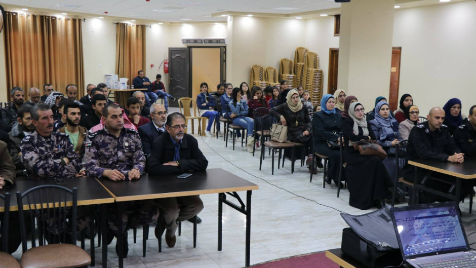  ندوة حول مخاطر الإنترنت والمخدرات في نابلس 
