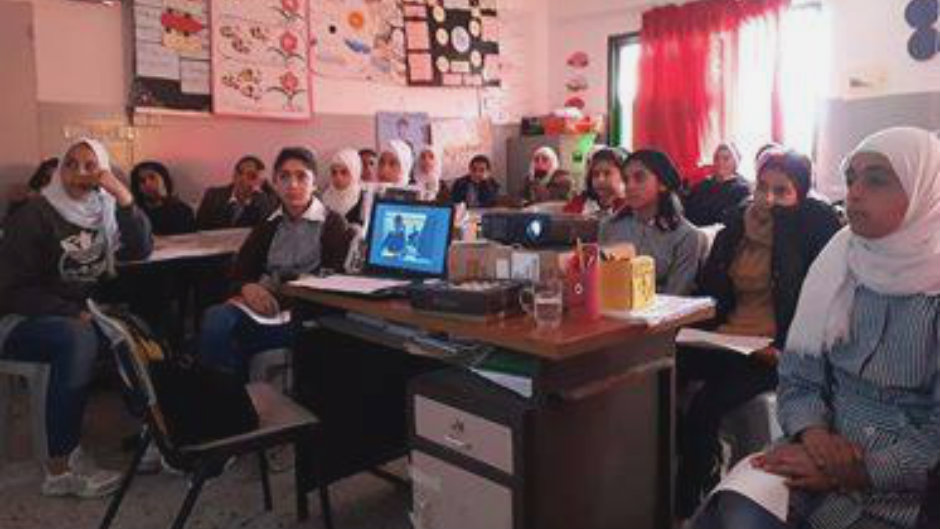 لقاء عن التدريب المهني بمدرسة بنات عصيرة القبلية  
