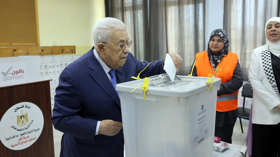 الرئيس يهنئ بالنجاح الكبير للانتخابات المحلية