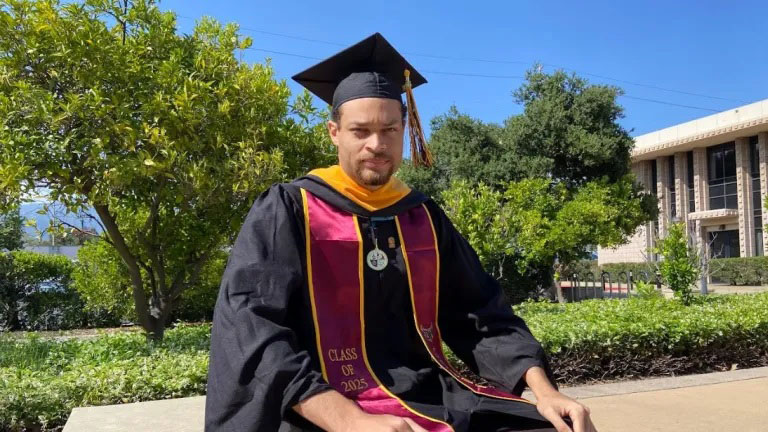 هجوم الهيلتون.. كيف تحول معلم الشهر إلى اللغز الأكبر في واشنطن؟