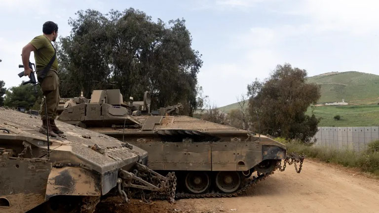 الحزب يعلن تدمير 4 دبابات ميركافا وإسرائيل تنذر سكان 80 قرية