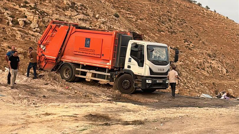 الجيش يجبر بلدية بيت فوريك على تسليم مركبة نفايات تابعة لها