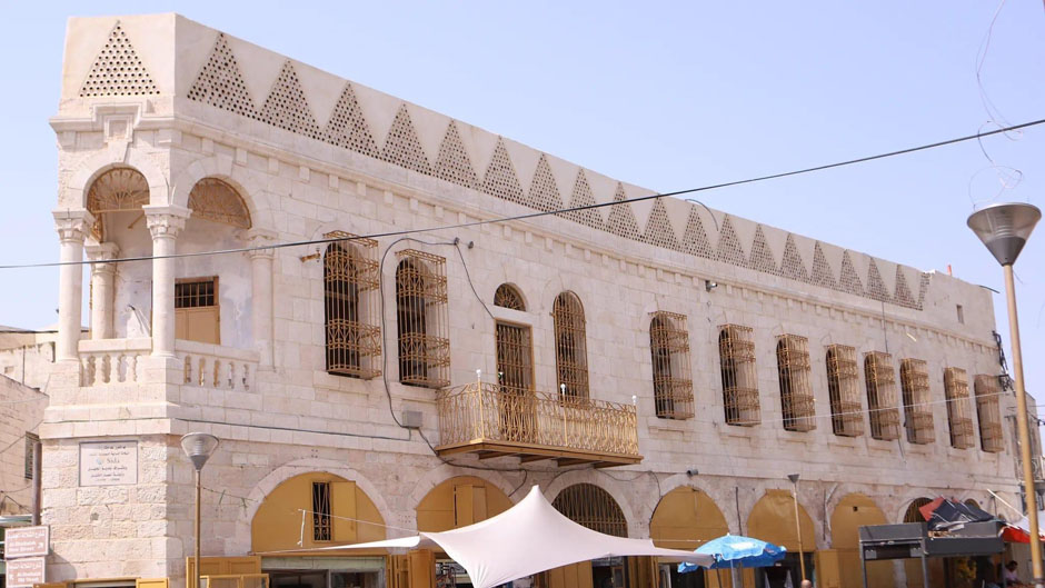 السياحة والآثار: إسرائيل تسعى للسيطرة على 142 موقعاً أثرياً في الخليل