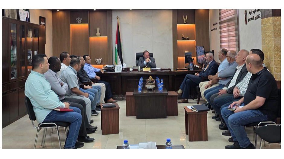 كميل يستقبل المنسق العام لمشاريع جمعية قطر الخيرية في فلسطين