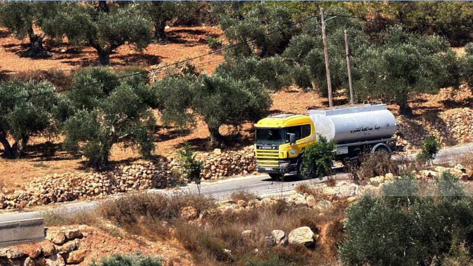 الجيش يمنع إدخال صهريج للمياه إلى المنازل المحاصرة في قصرة