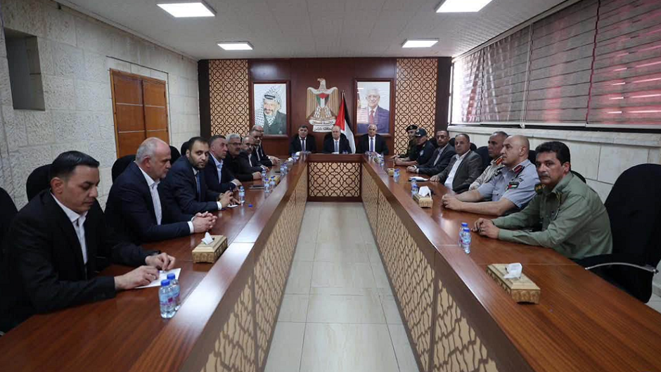 رئيس الوزراء يفتتح 