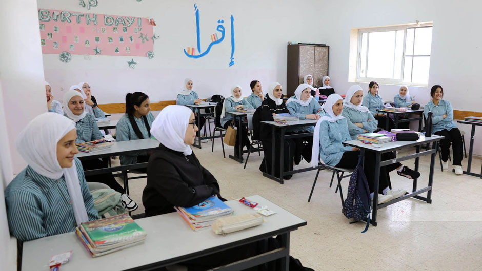 وزير التربية يفتتح العام الدراسي الجديد من بتير