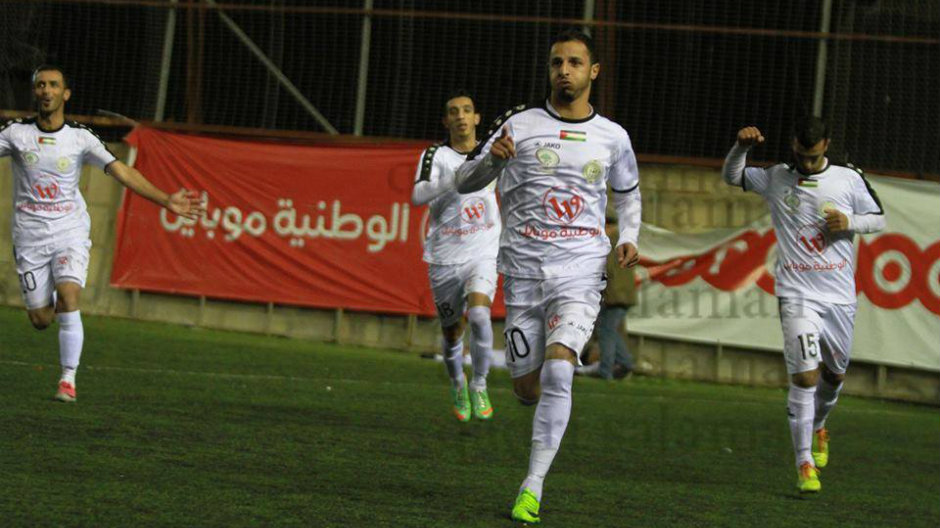 اشتداد المنافسة على قمة دوري المحترفين
