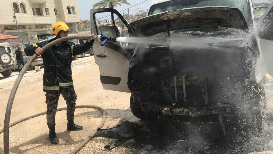 احتراق باص في طولكرم