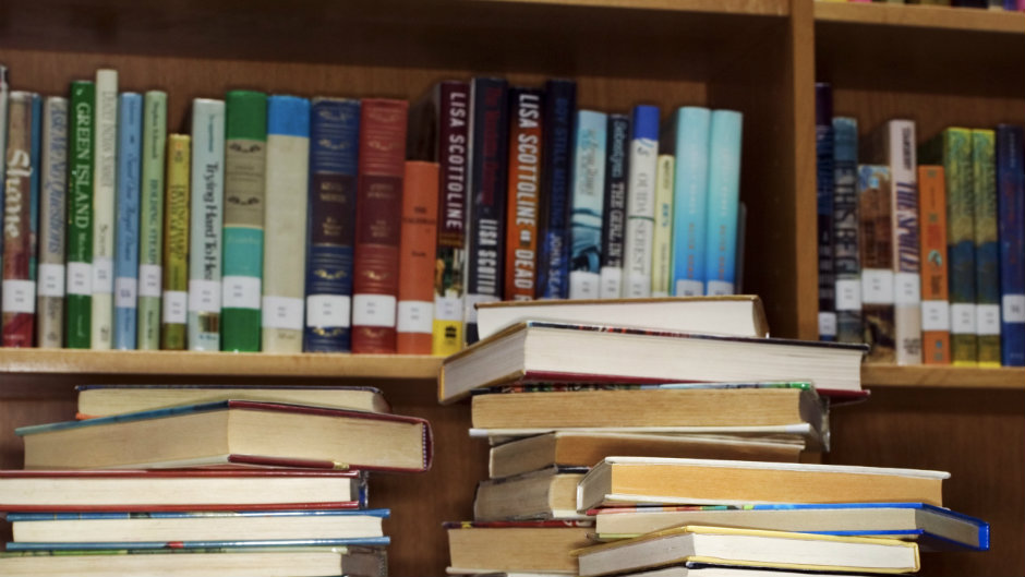 معرض "كتاب عالرّف 4"